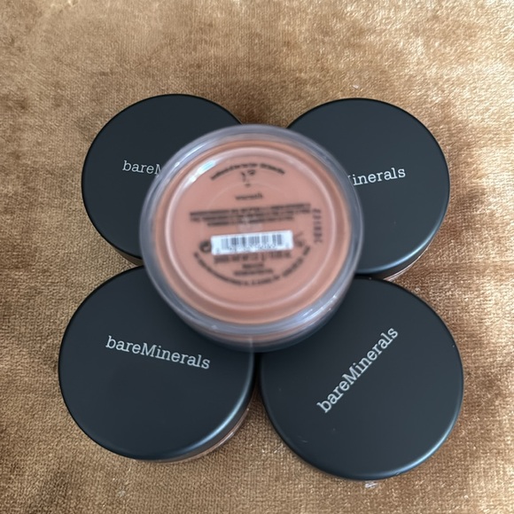 bareMinerals
Warmth All-Over Face Color Talc-Free Loose Mineral Bronzer - Picture 4 of 4